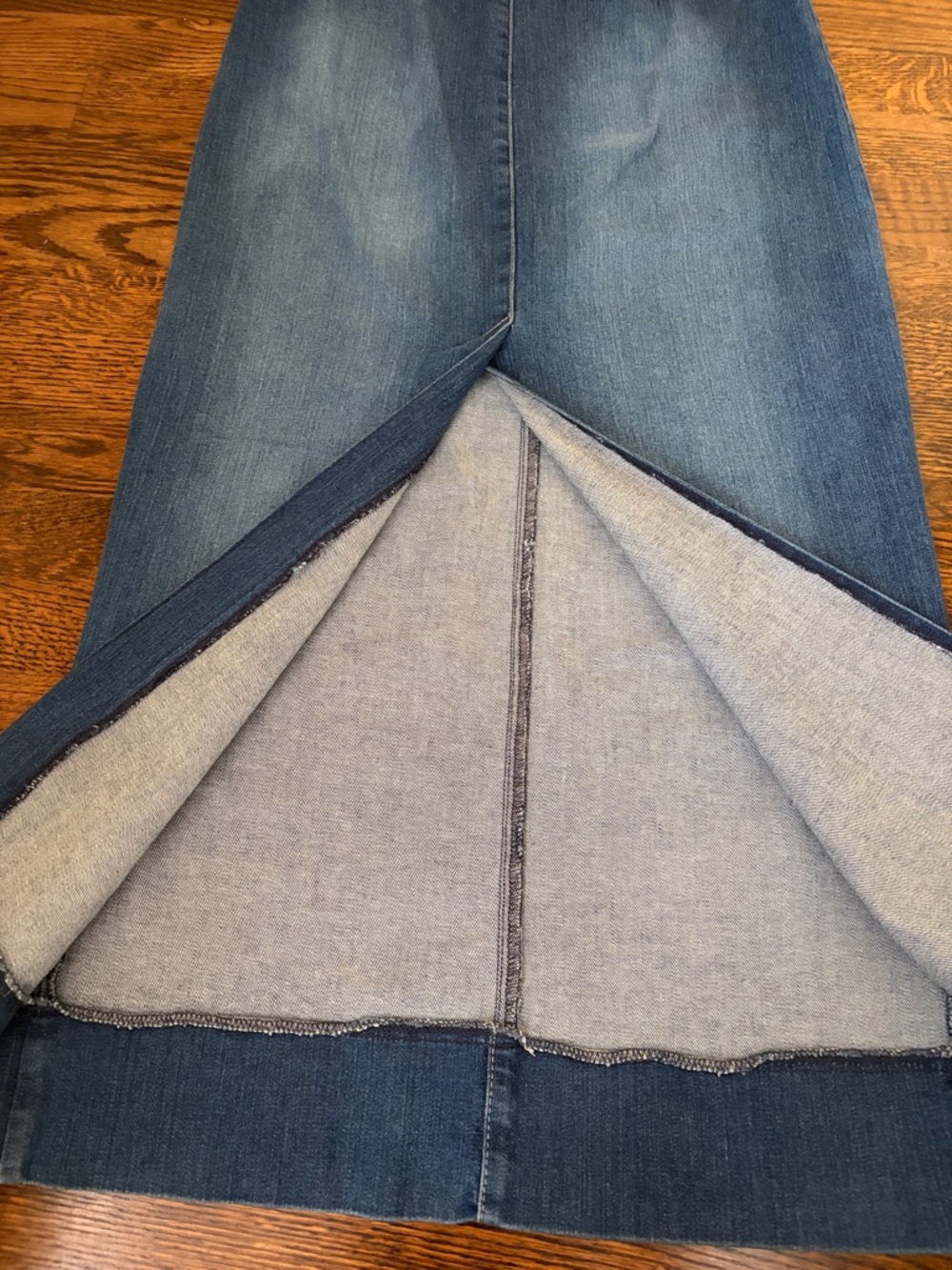 VINTAGE 90’s dead stock Medium Blue Denim Maxi Skirt with Slit - Picture 7 of 8